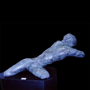 scultura bronzo Mario Pavesi artista reggiano arte corpo maschile blu