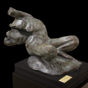 scultura bronzo Mario Pavesi artista reggiano arte corpo maschile strappo petto