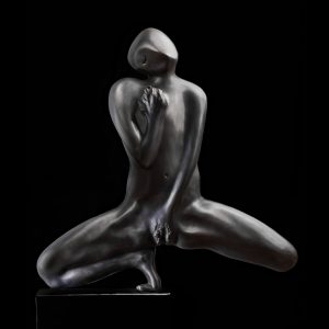 mario pavesi italian sculptur painter bronze naked woman with hand