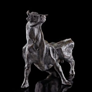scultura bronzo Mario Pavesi artista reggiano arte toro grigio animali