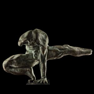 scultura bronzo Mario Pavesi artista reggiano arte corpo maschile ginnasta piede